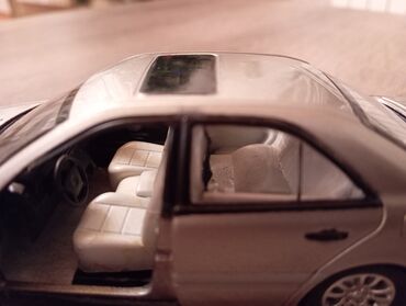 Avtomobil modelləri: Mersedes c 220 modeli kitay istehsalı 1/36 ölcüdədəir .Bu modeli Öz — 4