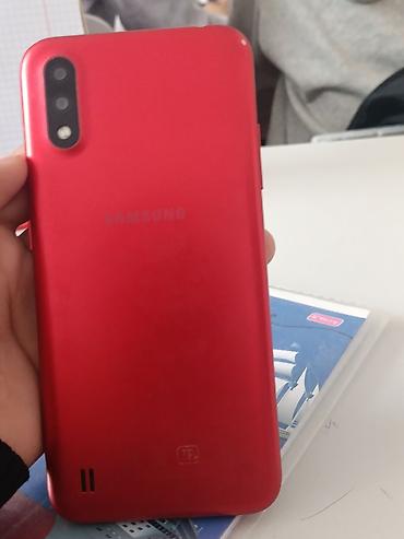 Samsung Galaxy A01, Б/у, цвет - Красный
