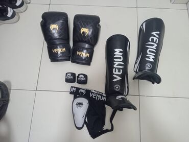 Borilački sportovi: Venum boxing kit includes 14 oz black boxing gloves with gold and — 3