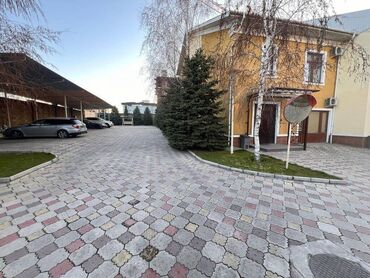 продаю дом г бишкек: Таунхаус, 175 м², 4 комнаты, Агентство недвижимости, Евроремонт