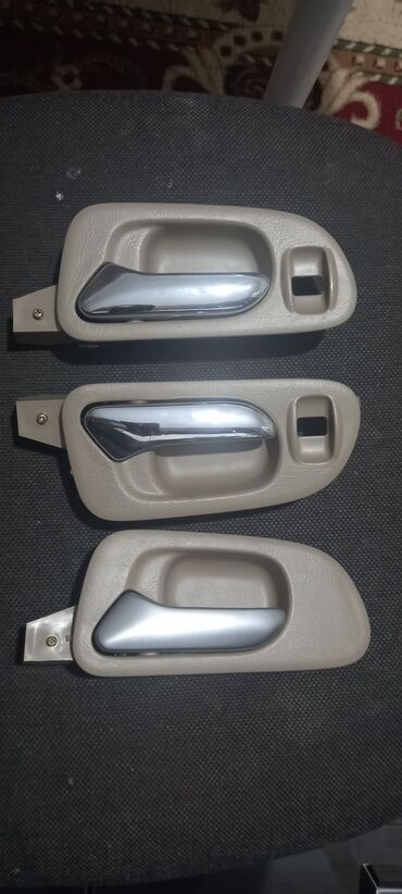 дворник на одиссей: Задняя левая дверная ручка Honda 2001 г., Б/у, цвет - Серебристый, Оригинал