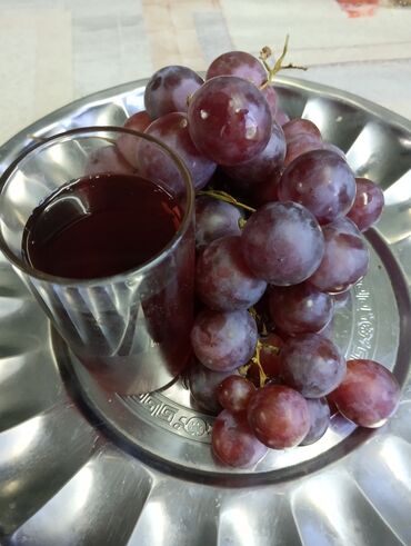 Другие продукты питания: Продаю домашний винный виноградный уксус. Подходит для маринада мяса