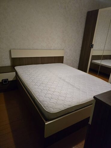 Uzunmüddətli kirayə mənzillər: Gəncə pr-ti 191№ məktəbin yanında köhnə tikili binada 3 otaqlı -da lalafo.az — 4 Uzunmüddətli kirayə mənzillər: Gəncə pr-ti 191№ məktəbin yanında köhnə tikili binada 3 otaqlı — 4