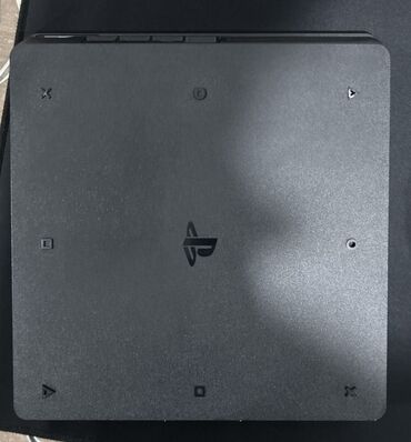 PS4 (Sony Playstation 4): Sony PlayStation 4 Slim oyun konsolu Ideal veziyyetde ustada olmuyub — 4
