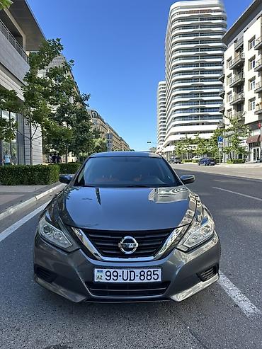 sukan satisi: Nissan Altima sedan - Korpus: 4 qapılı sedan, tünd boz rəng - — 1