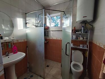 Кыймылсыз мүлк: Продается дом в Кара Балте на границе с Алексеевкой. 5ком Уч 5,5сот — 10