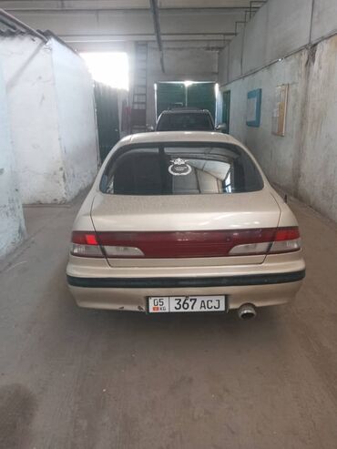 Nissan: Nissan Maxima: 1995 г., 2 л, Механика, Бензин, Седан
