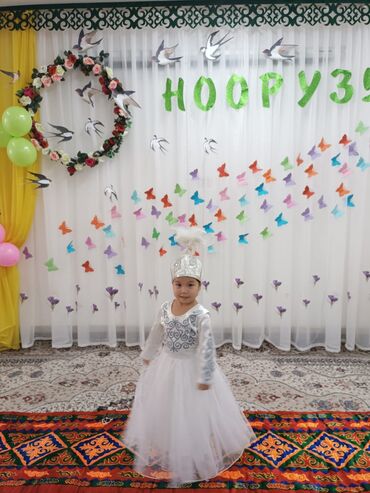 кыргыз кийим: Продаю платье, с пяти до семи лет, за 700 сом состояние по фото