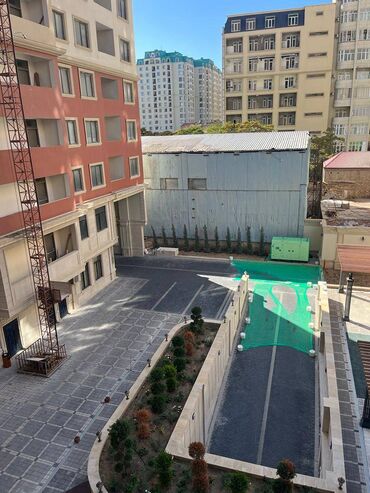 Uzunmüddətli kirayə mənzillər: Nərimanov metrosu Zirve MTK-Da mənzil kirayə verilir. Mərtəbə 21/4 — 1