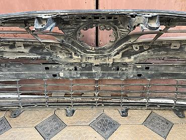 Бампер и комплектующие: Бампер Toyota, Б/у, Аналог — 12