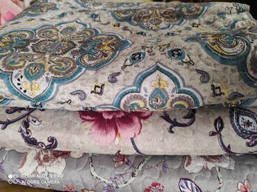 пастельное белье: Одеяльца 850 сом хб стеганные новые полуторкиразных расцветок,на