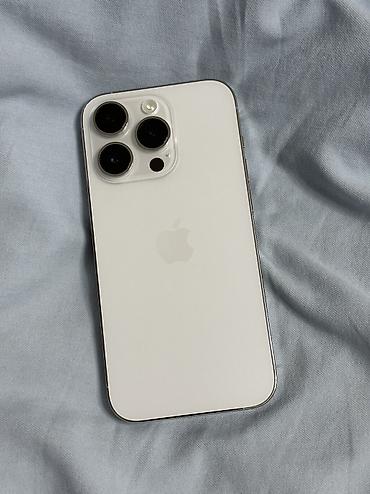 IPhone 14 Pro, Б/у, 128 ГБ, Серебристый, Чехол, 76 %