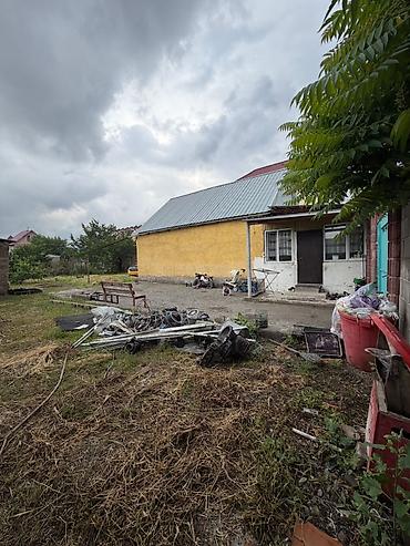 Продажа коттеджей и домов: Продаётся участок 6 соток с домом 📍 ж/м Арча-Бешик 📐 Площадь участка — 4