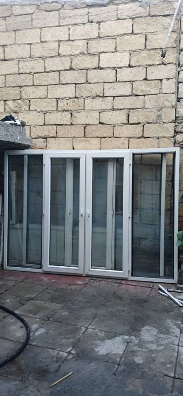 Taxta pəncərələr: İşlənmiş İki qat şüşə paketi Plastik pəncərə, Еni: 240 sm, Uzunluğu: 170 sm