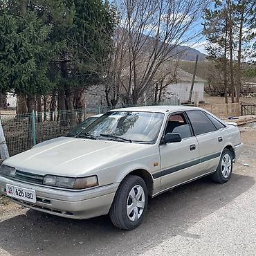 subaru forest: Mazda 626: 1987 г., 2 л, Механика, Бензин, Лифтбек — 4
