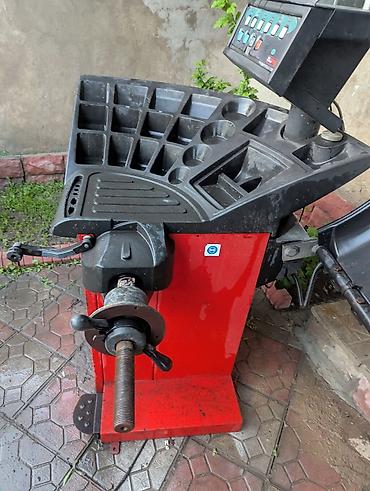 Другое автосервисное оборудование: Продаю аппарат для балансировки колес, привезен из Германии. Торг — 6