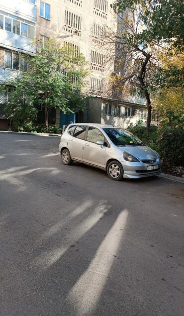 рассрочка авто фит: Honda Fit: 2003 г., 1.3 л, Автомат, Бензин, Хэтчбэк