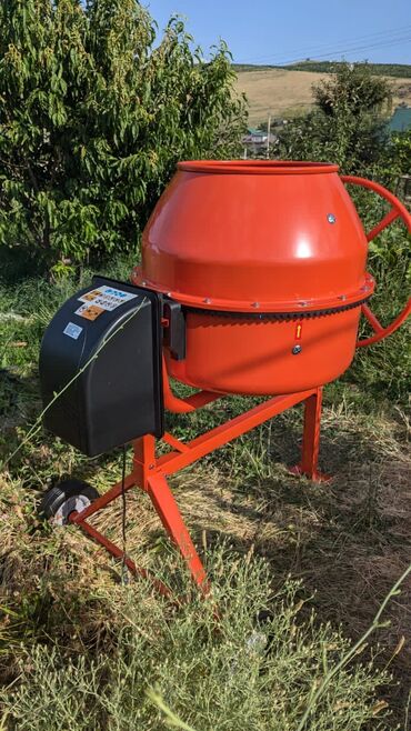 Другая мужская обувь: Бетономешалка оранжевого цвета с барабаном, предназначенным для — 8