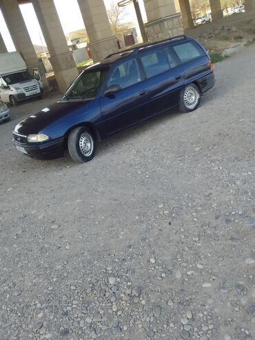 Opel Astra: 1.6 l | 1995 il