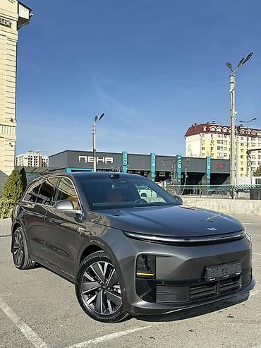byd plus: Lixiang L6: 2025 г., 1.5 л, Автомат, Гибрид, Кроссовер — 1