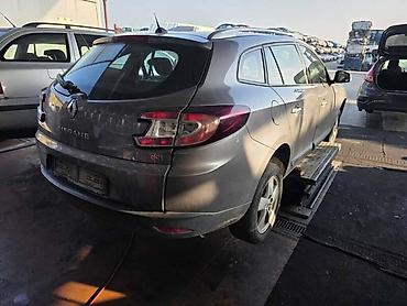 moj auto: RENAULT MEGANE 2013. GOD. - KOMPLETAN AUTO U DELOVIMA | Molba za — 2