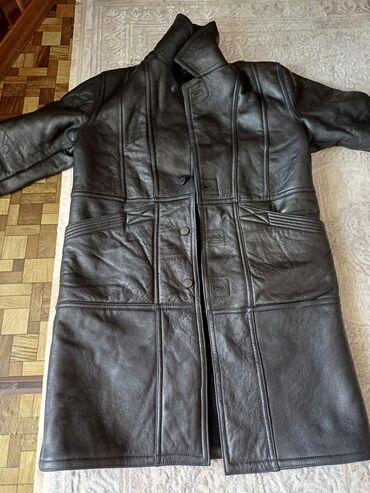 классические куртки: Продаётся дублёнка в отличном состоянии прошу по 6000 сом