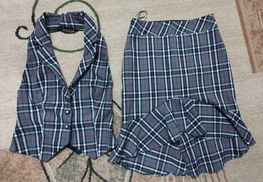 халат вафельный женский: Продаю двойку (юбка и жилет) носили 2 раза всего. Размер 44