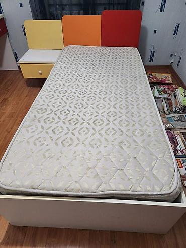 kunc skaf: Uşaq/yeniyetmə otağı üçün modular mebel dəsti Tərkibi: - Yazı masası — 3