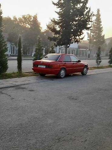 Mercedes-Benz: Mercedes-Benz 190: 2 l | 1993 il — 18