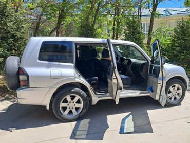 авто без матора: Mitsubishi Pajero: 2003 г., 3.2 л, Автомат, Бензин, Внедорожник