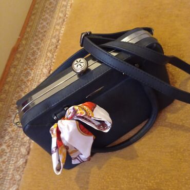 ev aksesuarlari: Çanta alınıb bir dəfə istifadə olunub evdə çantalarım çox olduğu üçün