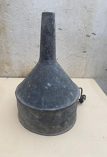 Metal məhsulları: Böyük ölçülü metal qıf. Diametr 20 sm, umumi uzunluq 33 sm Yaxsi — 2