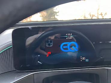 tesla model s: Mercedes-Benz EQC: 0.1 l | 2020 il Krossover — 4