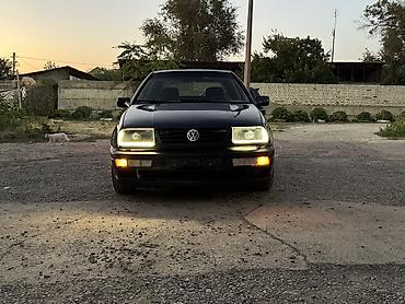 a8 d2: Volkswagen Vento: 1993 г., 1.8 л, Механика, Бензин, Седан — 1