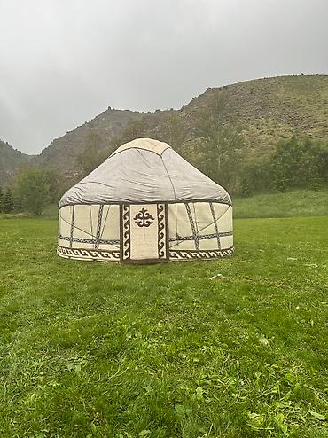 Аренда юрт: Аренда юрты, Каркас Деревянный, 75 баш, Стол, Стулья, Казан — 3
