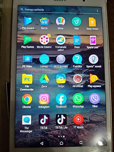 Tableti: Sony Xperia tablet sa originalnom futrolom - Ekran: 8” (prikaz — 2