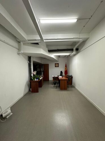 Офисы: Продаю Офис 384 м², С ремонтом, Многоэтажное здание, Цокольный этаж этаж — 4