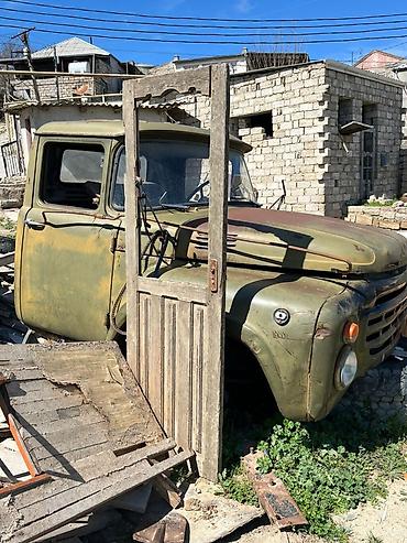 zil radiatoru: Sovet istehsalı klassik yük maşını – kabin-li ön hissə və kapot — 4