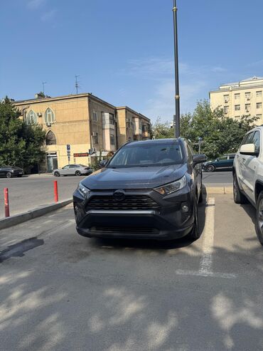 Toyota RAV4: 2 l | 2019 il Ofrouder/SUV
