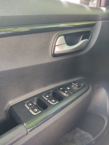 Kia: Kia Rio: 1.4 l | 2021 il Sedan — 15