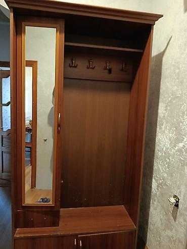 perla dolab: İşlənmiş, 1 qapı, Güzgülü, Qəhvəyi, Açılan, Düz dolab — 1