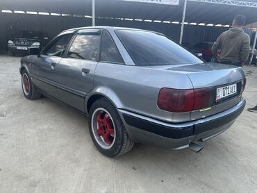 аудио диск: Audi 80: 1992 г., 2 л, Механика, Бензин, Седан