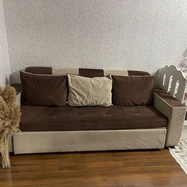 мебел для офиса: Диван-кровать, цвет - Бежевый, Б/у