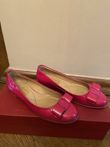 женские бежевые замшевые туфли: Туфли, Размер: 35, цвет - Розовый, Б/у