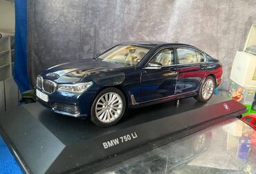 Avtomobil modelləri: BMW, 2017 il, 1:18, Dəmir, Ödənişli çatdırılma
