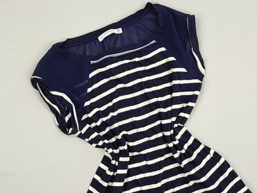 sweter w truskawki zara: Bershka, Футболка жіноча, розмір XS