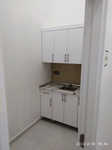 Kommersiya daşınmaz əmlakının satışı: Həzi Aslanov metrosu yaxınlığı 16 mərtəbənin 1-ci mərtəbəsi ümumi — 8