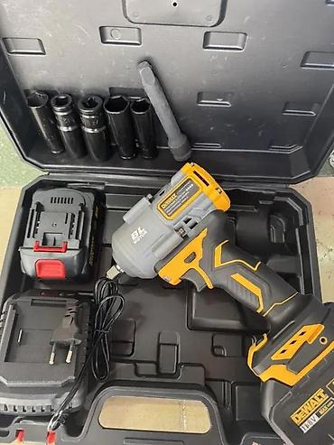profesionalni elektrosoker: DEWALT AKU ODVIJAČ | DeWALT aku odvijc 1000 N. m RPM od 0-4800 — 1