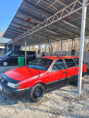 Volkswagen: Volkswagen Passat: 1995 г., 1.8 л, Механика, Бензин, Универсал