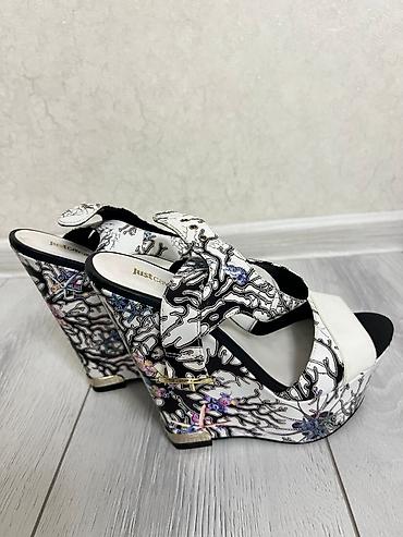 Босоножки, сандалии, шлепанцы: Босоножки, 39, Calvin Klein, Новый, цвет - Белый, Бесплатная доставка — 2